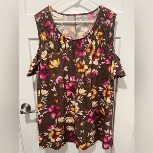 Woman’s plus size cold shoulder top